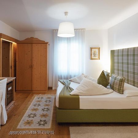 Hotel Garni Laurino Cavalese Extérieur photo