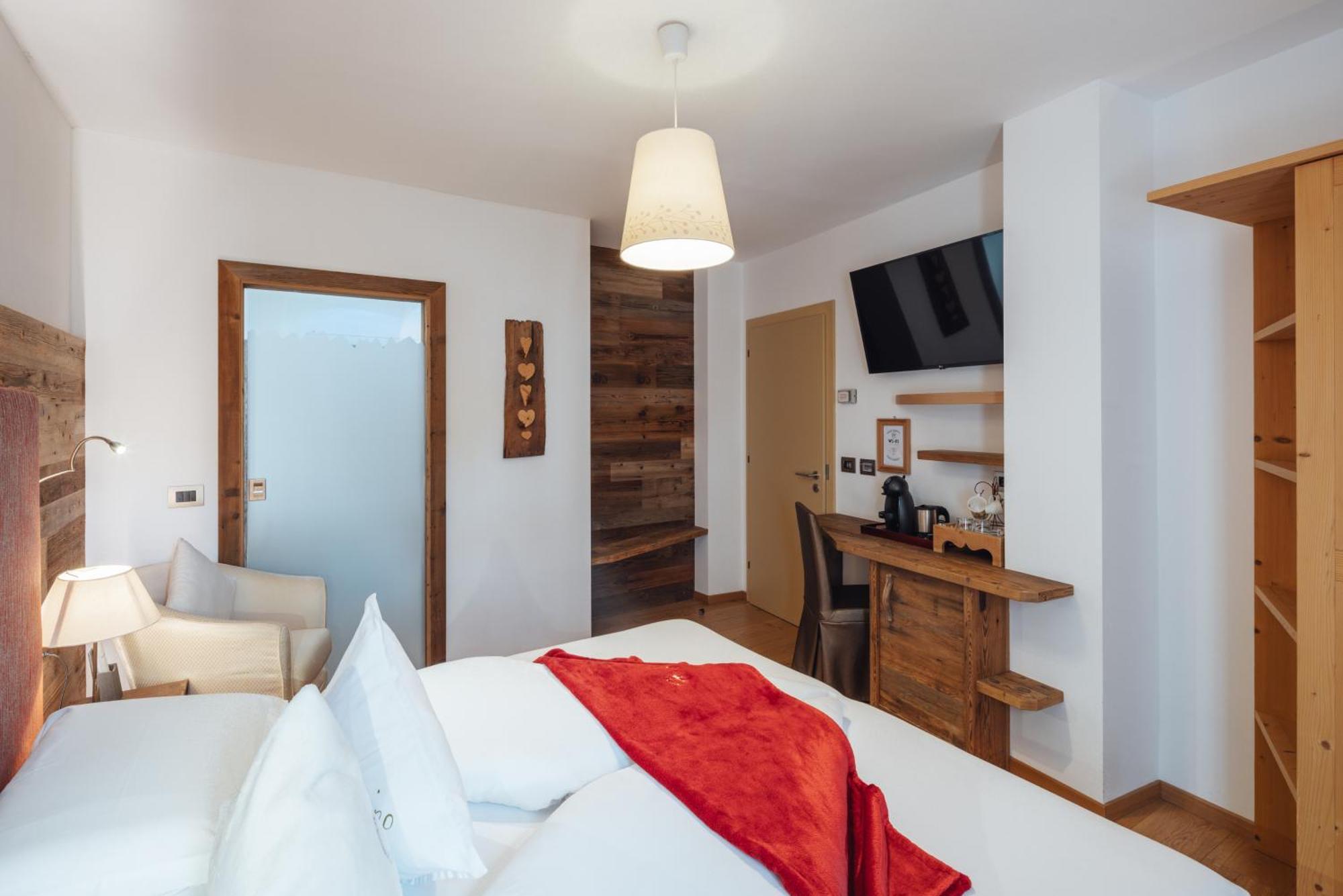 Hotel Garni Laurino Cavalese Extérieur photo