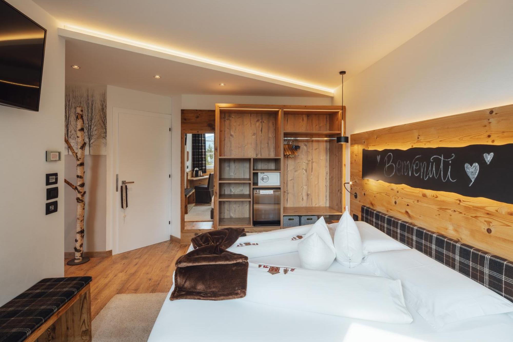 Hotel Garni Laurino Cavalese Extérieur photo